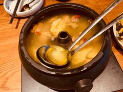 -云海肴·汽锅鸡·云南菜(天山百盛优客店)