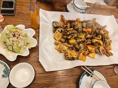 -东来菜馆•手抓海鲜家常菜•海鲜锅贴(鸽子窝店)