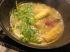 -鲜入围煮花胶鸡海鲜火锅