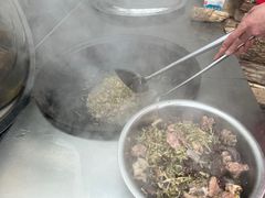 -果松木炭酸菜铜火锅·外婆参鸡汤