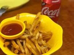 -BHC炸鸡(明洞总店)