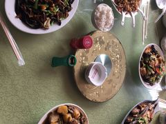 -华龙特色大骨鸡农家菜馆