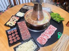 -果松木炭酸菜铜火锅·外婆参鸡汤