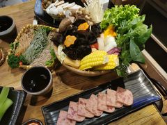-湊湊火锅·茶憩(杭州湖滨银泰in77店)