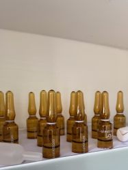 -苗方清颜专业祛痘·皮肤管理