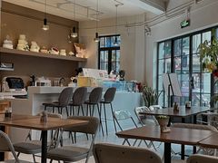 -Fridi Patisserie Cafe