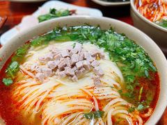 -亮亮面馆(经六路店)