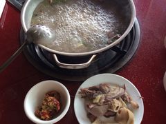 -老石黑山羊毛驴肉火锅(金凯广场店)