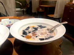 娟姗奶大满贯-RUXU入续鸳鸯糖水铺(万菱汇店)
