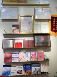 -Mamom club 慢会所(爱丁堡店)