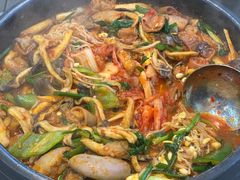 火辣辣牛肥肠锅-屋里家延边朝鲜族冷面(梅林3店)