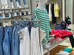 -王府井奥莱临潼小镇(临潼店)