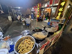 -黄利砖万峰林布依特色酸笋牛肉馆