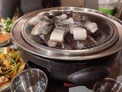 -围炉肉舍•炭烤活鳗•丹东海鲜烤肉(步行街店)