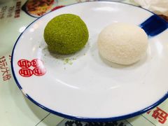 -爆炸头阿姨小四川正宗川味小吃(无任何分店)