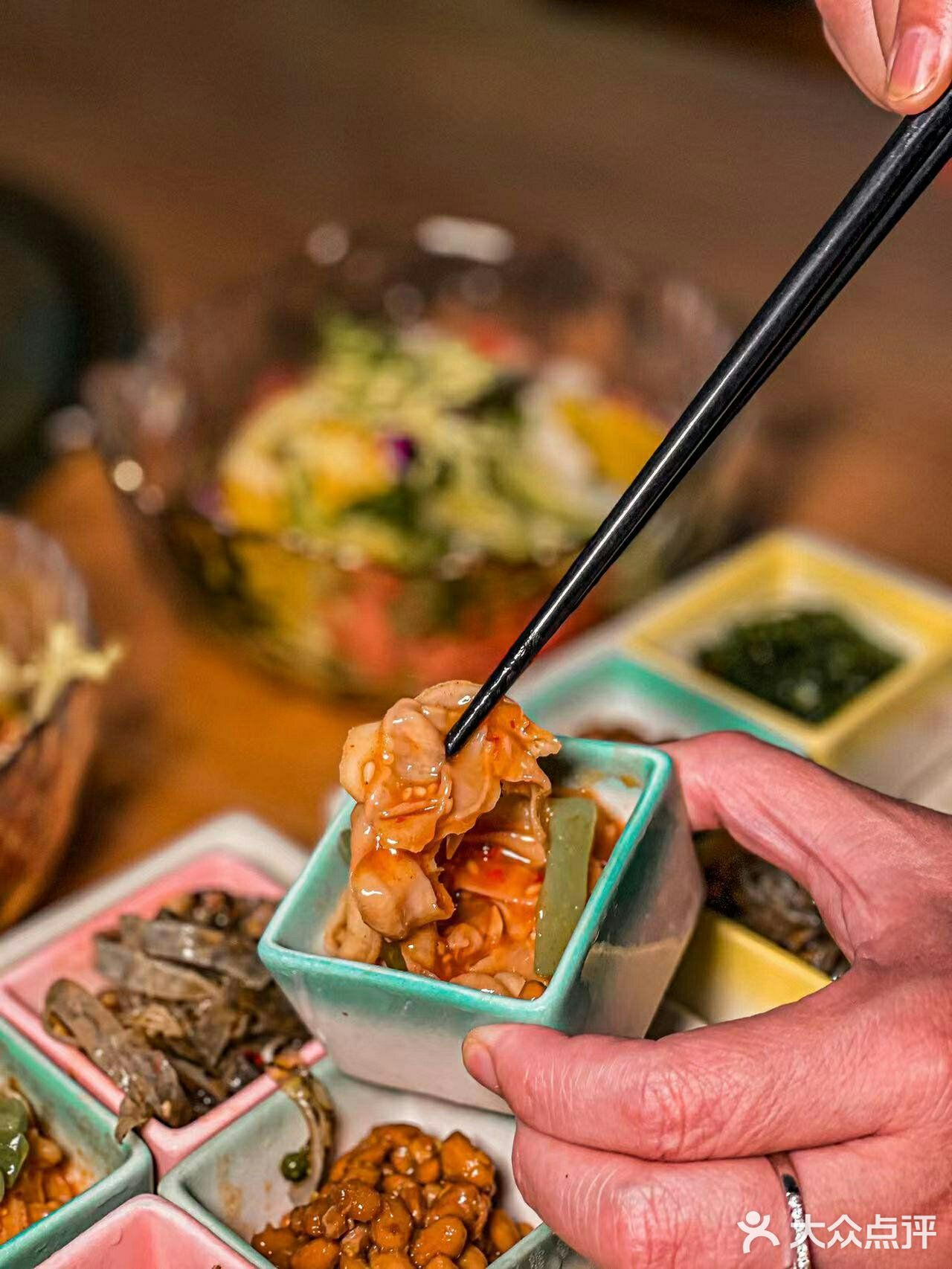 有投影的和牛烧肉餐厅，聚餐约会好去处！😄