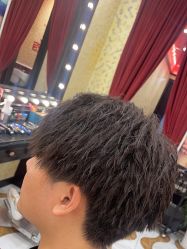 -东方先生国潮男士理发馆