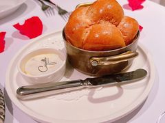 餐前面包黄油-壳里西餐厅Coquille Seafood Bistro(蒙自路店)