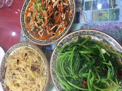 -乡土特色.冷锅鱼.牦牛肉汤锅