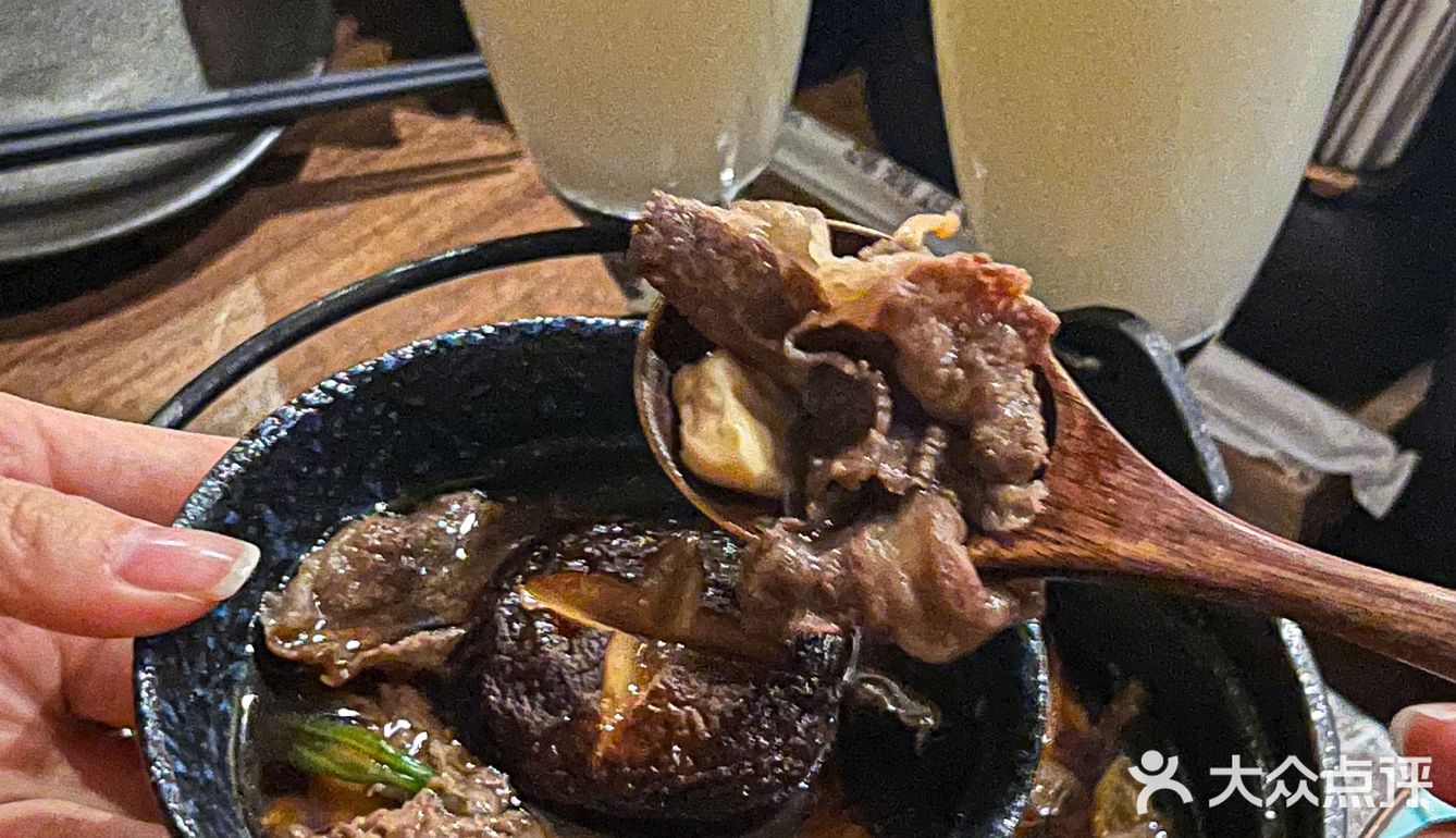 之后吃饭没有帅哥服务我可不去❗