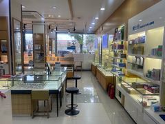 -光明眼镜·蔡司授权(徐泾店)