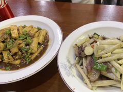 -湖南人家湘菜馆(镇江路店)