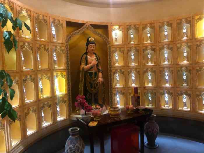 环境非常不错!电影也蛮新!以后还会去!