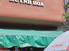 -Bánh Mì Huynh Hoa
