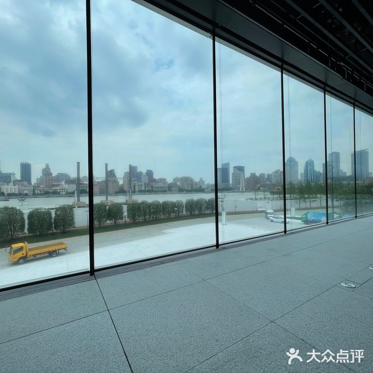 上海最好的现当代艺术馆的浦东美术馆开馆啦[加油]