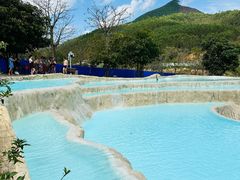 -十万大山布透温泉