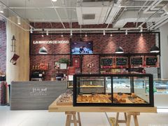 面包甜点陈列柜-熊叔熊婶面包房(团结湖店)