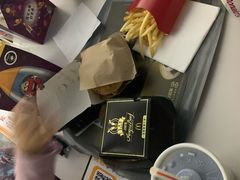 -麦当劳(鄂尔多斯机场店)