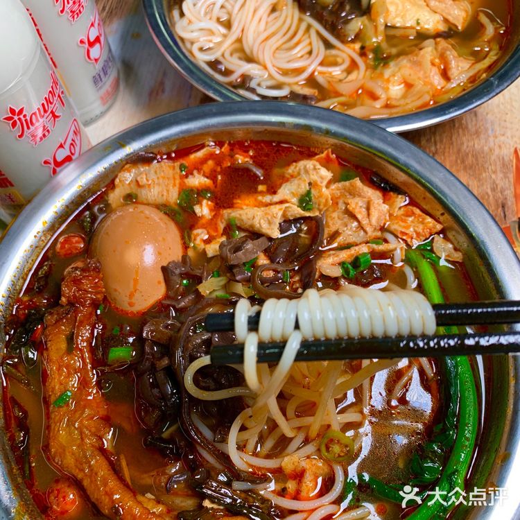 【本地人超爱[爱心]】料足！流油的溏心蛋螺蛳粉