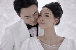 -喜爱高定婚纱摄影