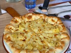 榴莲菠萝块块卷边芝心披萨-必胜客(花舞大唐博物馆店)