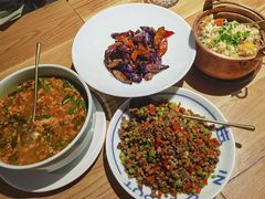 牛肝菌黑蒜烧茄子-一坐一忘云南菜(嘉里中心店)
