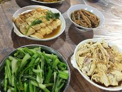 鲍鱼汁鸡爪-满記土窑烧鷄波浪山莊