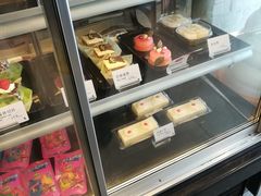 面包甜点陈列柜-可颂坊(凉城店)