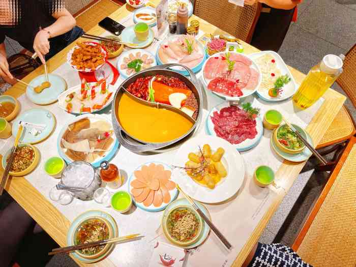 七号火锅·生态园林火锅-"[薄荷]环境:公司团建去的地儿,整体环境.