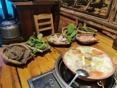 -阿婆情腊排骨火锅(金虹路店)