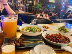 -爱啤精酿·民谣酒馆(滨江店)