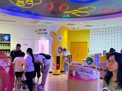 -m豆巧克力世界(上海世茂广场店)