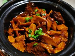 草菇烧牛腩-那家小馆•北京菜•烤鸭(中关村店)