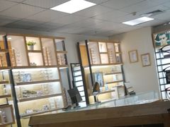 -LOGO眼镜·蔡司品牌折扣店(龙华清湖店)