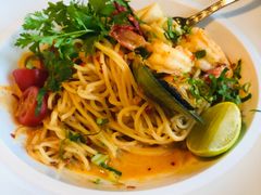 -Chom Cafe and Restaurant