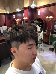 -十六番发型师事务所