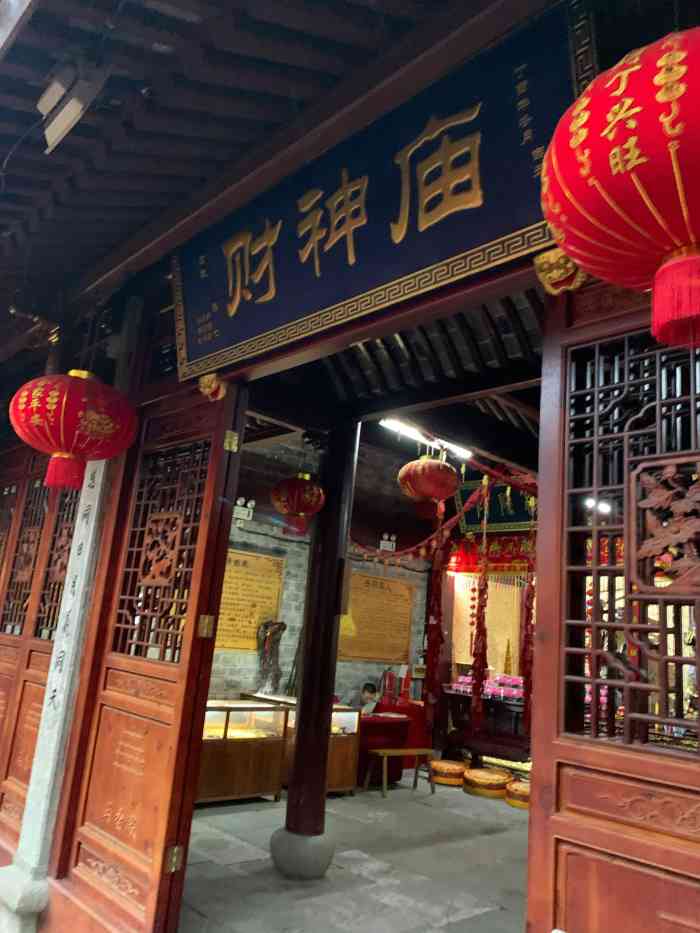南塘老街-"说是老街,但是貌似是新建的街道.节假日人.