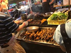 -六合夜市