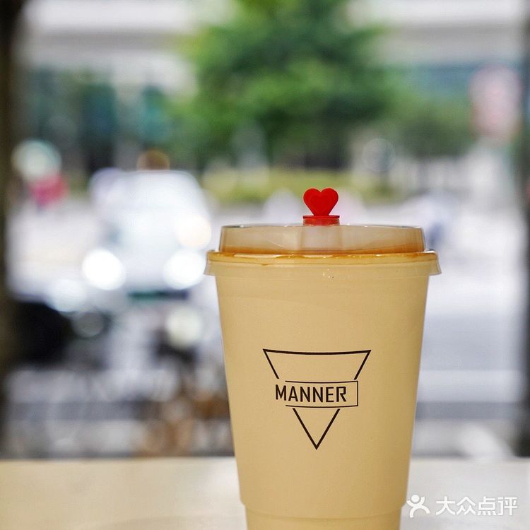 已经闻到了秋天的味道，来一杯Manner热澳白吧