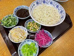 老北京炸酱面-门框胡同百年卤煮(新街口店)